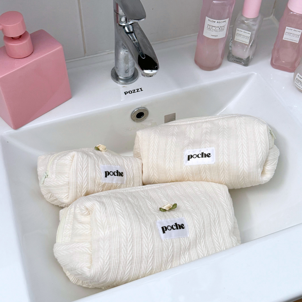 Plain Janes Puffed Pouchie in Blanco