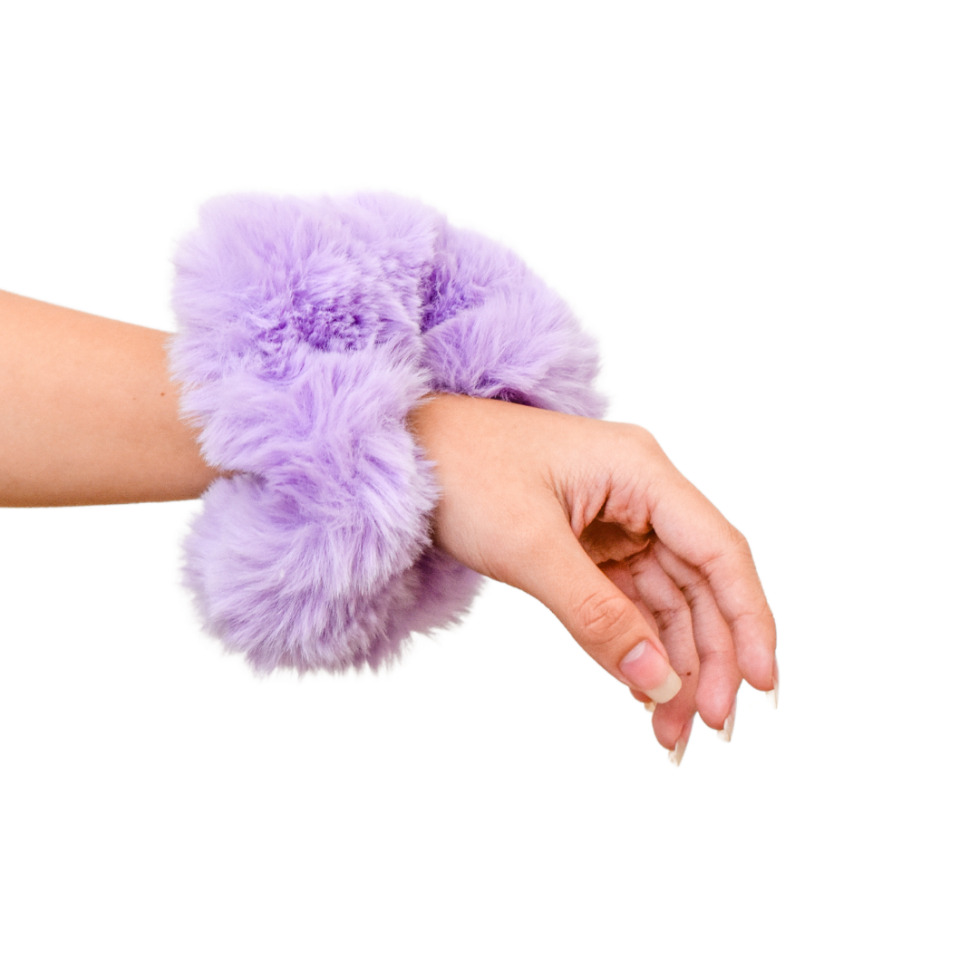 Donut Fur Scrunchie in Lavander