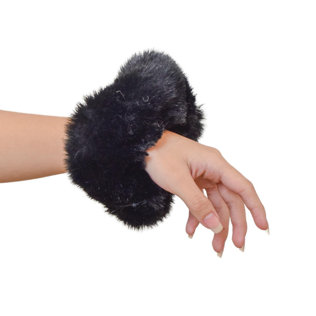 Donut Fur Scrunchie in Black