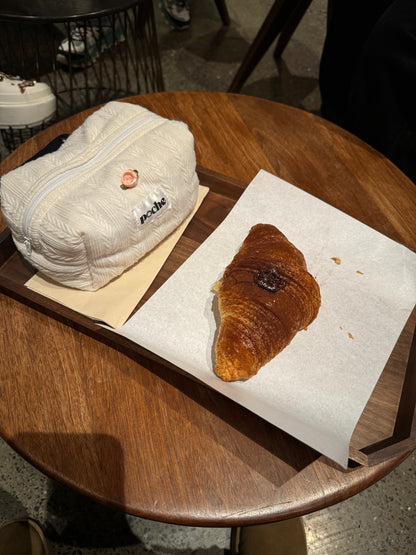 Plain Janes Puffed Pouchie in Blanco